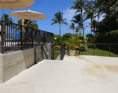 1623 Collins Ave - Photo Thumbnail 23