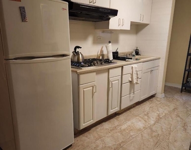 31 East 30th Street - Photo Thumbnail 2