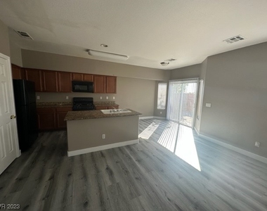 9529 Gibbon Avenue - Photo Thumbnail 3