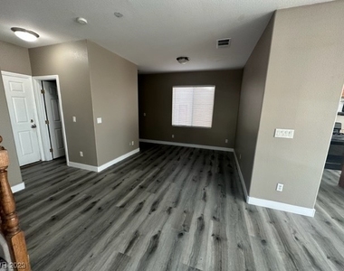 9529 Gibbon Avenue - Photo Thumbnail 1