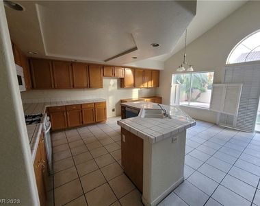 7505 Cobal Canyon Lane - Photo Thumbnail 24