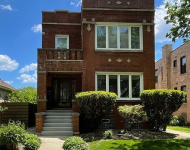 3405 N Hamlin Avenue - Photo Thumbnail 0