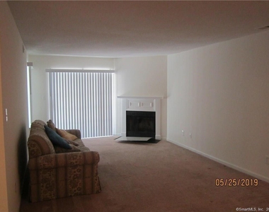 1 Forest Glen Circle - Photo Thumbnail 7