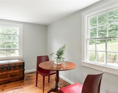 112 Easton Road - Photo Thumbnail 4