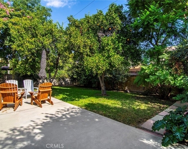 4972 Chimineas Avenue - Photo Thumbnail 14