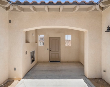 56637 Desert Vista Circle - Photo Thumbnail 23