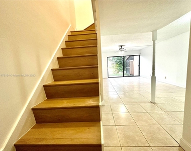 7721 Balboa St - Photo Thumbnail 7