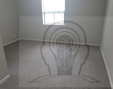 2451 W Howard St - Photo Thumbnail 9