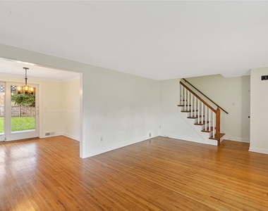 1208 Westmoreland Avenue - Photo Thumbnail 5