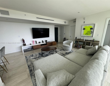 1451 Brickell Ave - Photo Thumbnail 9