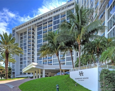 10275 Collins Ave - Photo Thumbnail 31