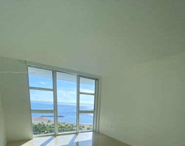 10275 Collins Ave - Photo Thumbnail 20