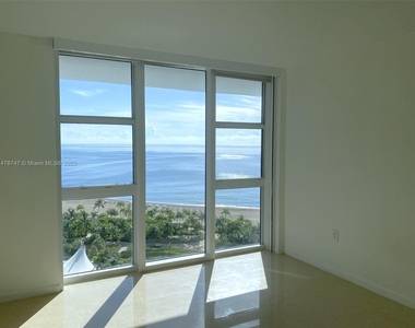 10275 Collins Ave - Photo Thumbnail 22