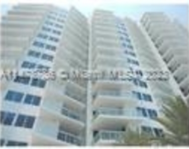 3801 Collins Ave - Photo Thumbnail 0