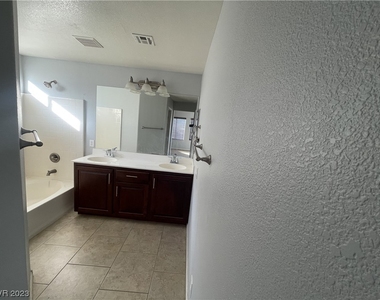 10808 Holmfield Street - Photo Thumbnail 20