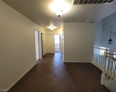 278 Grand Olympia Drive - Photo Thumbnail 16