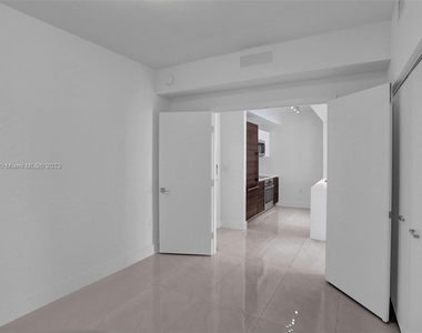 301 Altara Ave - Photo Thumbnail 23