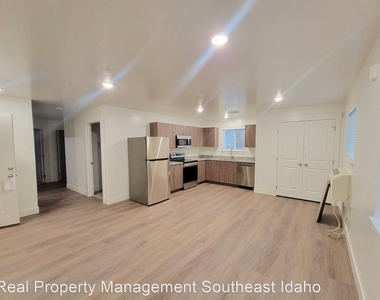 3609 E Gample Ave - Photo Thumbnail 9