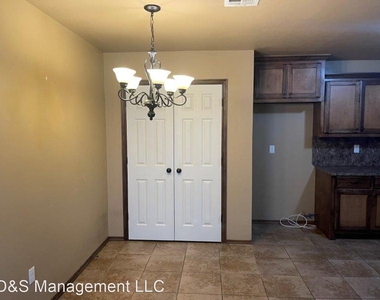 2714 Valley View Dr. - Photo Thumbnail 1