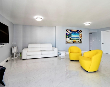 6767 Collins Ave - Photo Thumbnail 13