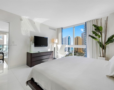 200 Sunny Isles Blvd - Photo Thumbnail 22