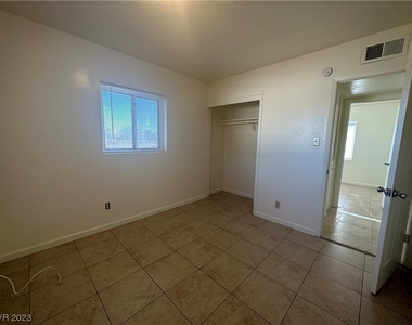 5100 Carmen Boulevard - Photo Thumbnail 6