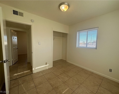 5100 Carmen Boulevard - Photo Thumbnail 9