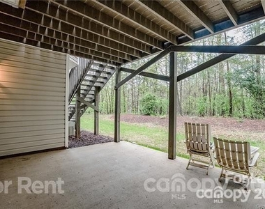 8106 Lockman Lane - Photo Thumbnail 24