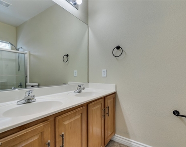 1527 Knudson Court - Photo Thumbnail 32