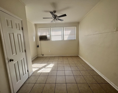 3422 Miami Drive - Photo Thumbnail 16