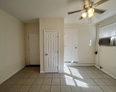 3422 Miami Drive - Photo Thumbnail 17