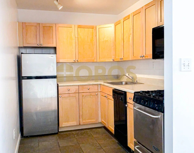 539 East 6th Street - Photo Thumbnail 3