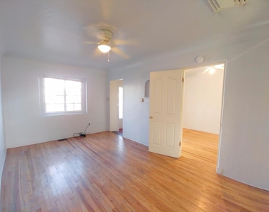 203 Spruce Street Ne - Photo Thumbnail 5