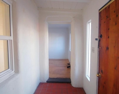 203 Spruce Street Ne - Photo Thumbnail 2