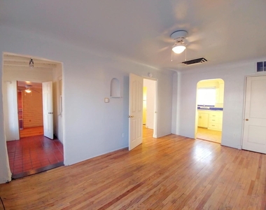 203 Spruce Street Ne - Photo Thumbnail 3