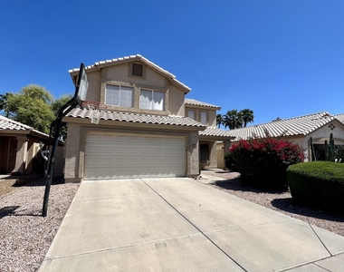 1057 N Saguaro Street - Photo Thumbnail 0