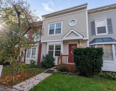 6645 Medinah Ln - Photo Thumbnail 2