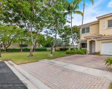 11429 Nw 34th Place - Photo Thumbnail 1