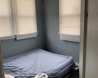 7360 Prairie Street - Photo Thumbnail 3