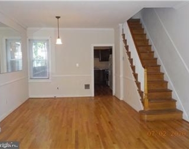 1205 Beech St - Photo Thumbnail 2