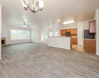 1117 Mule Deer Drive - Photo Thumbnail 4