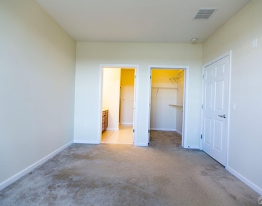 1446 Sierra Drive - Photo Thumbnail 15