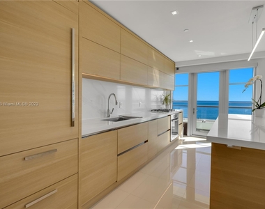 3739 Collins Ave - Photo Thumbnail 6