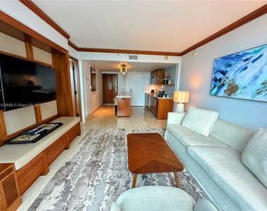 6801 Collins Ave - Photo Thumbnail 4