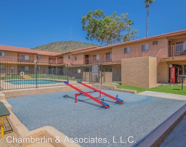 1802 W. Cholla Street - Photo Thumbnail 4