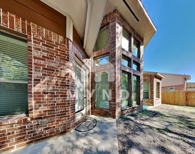 14603 Hampton Green Ln - Photo Thumbnail 23