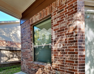 14603 Hampton Green Ln - Photo Thumbnail 22