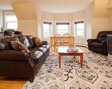 318 Tappan Street - Photo Thumbnail 3