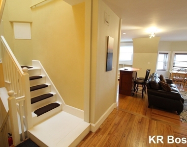 318 Tappan Street - Photo Thumbnail 8