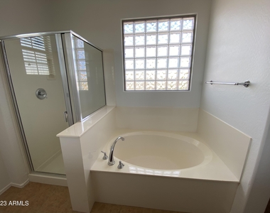 2978 E Palmdale Lane - Photo Thumbnail 5